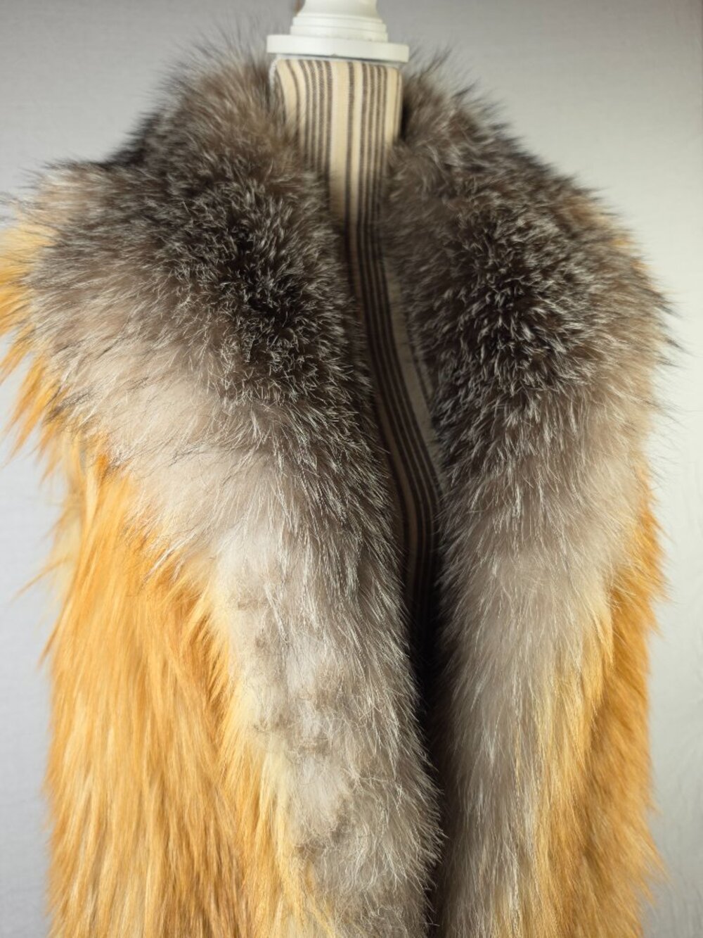 Rare Burberry Runway Golden Fox Fur Gilet Vest Italy Goat Suede size 4 OpenFront - Picture 14 of 16